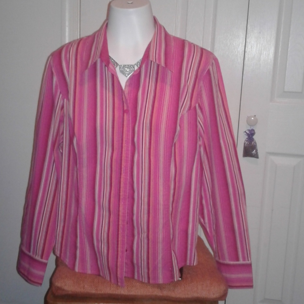 womans long sleeve button down blouse